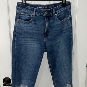 Dark wash american eagle ripped mom jeans